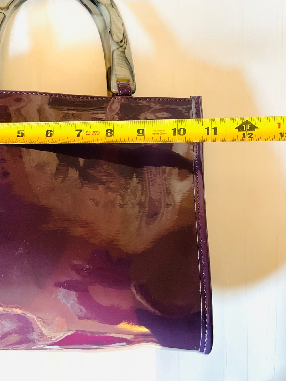 VTG Neiman Marcus Patent Tote Bag Plum Purple Handbag Marbled Lucite Handles - Picture 5 of 9